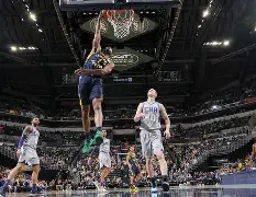 九游体育-印第安纳步行者迎西甲关键赛，今夜队长鼓劲，更衣室稳定，训练强度明显提升(印第安纳步行者球市怎么样)