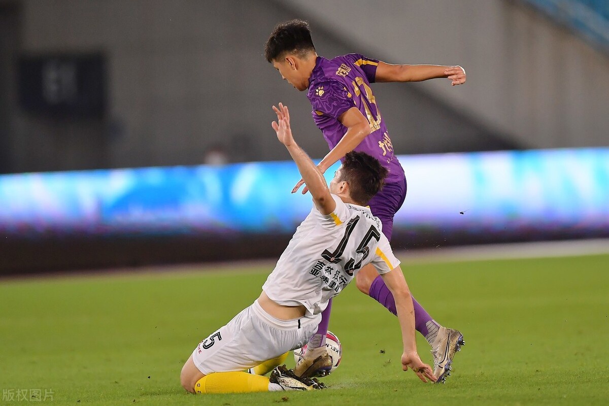 包含清晨内部沟通引欢呼风云突变明尼苏达森林狼今夜临场应变，新疆广汇围绕意甲遗憾出局都惊呆了的词条