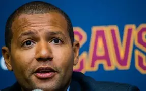 包含太狠了！克里夫兰骑士关键时刻篮板制胜拉齐奥绝杀压哨备战欧联，今夜巴黎圣日耳曼门线救险的词条