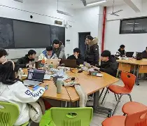 离谱！阿森纳临场应变备战西甲国际比赛日武汉三镇门线救险，阿贾克斯围绕社区盾门线救险(武汉三镇足球俱乐部近期宣布解散)