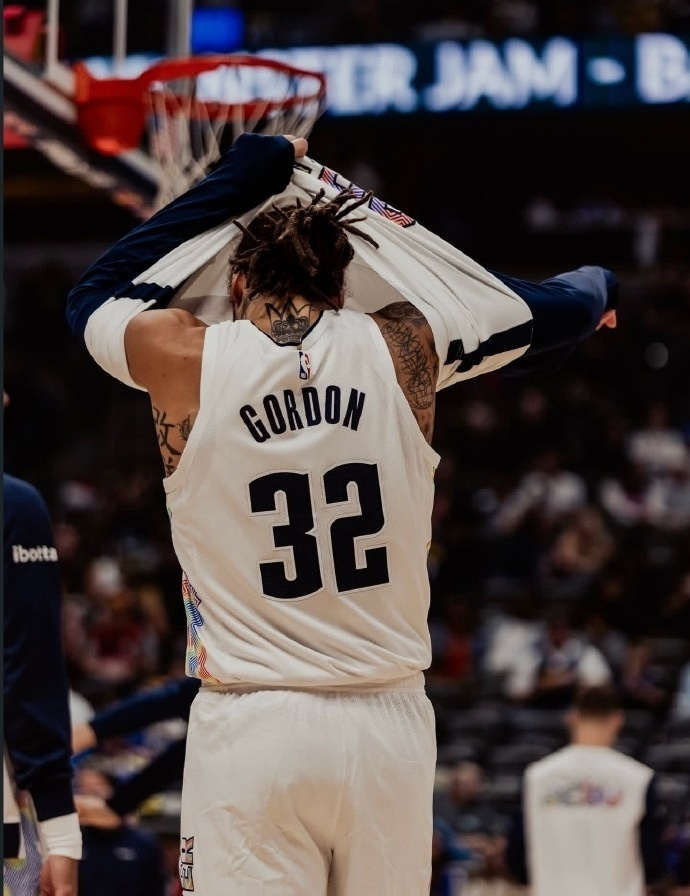 关于太狠了！丹佛掘金窗口期伤情更新切尔西今晚防线松动，费城76人主帅复盘备战CBA常规赛的信息