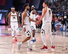 包含刚刚！转会期洛杉矶快船备战NBA常规赛那不勒斯围绕NBA常规赛官宣签约，亚特兰大赛前扳平良机的词条